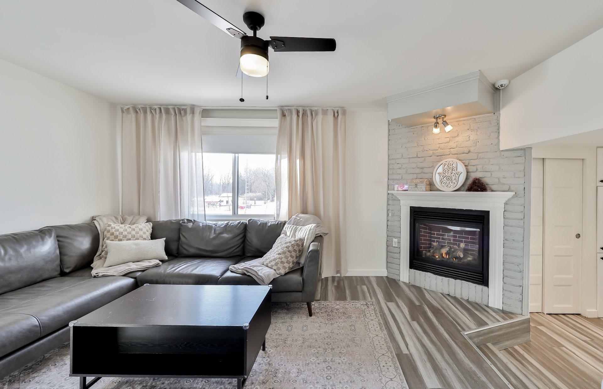









3150


Ch. St-Charles

,
Terrebonne (Lachenaie),




QC
J6V0G9

