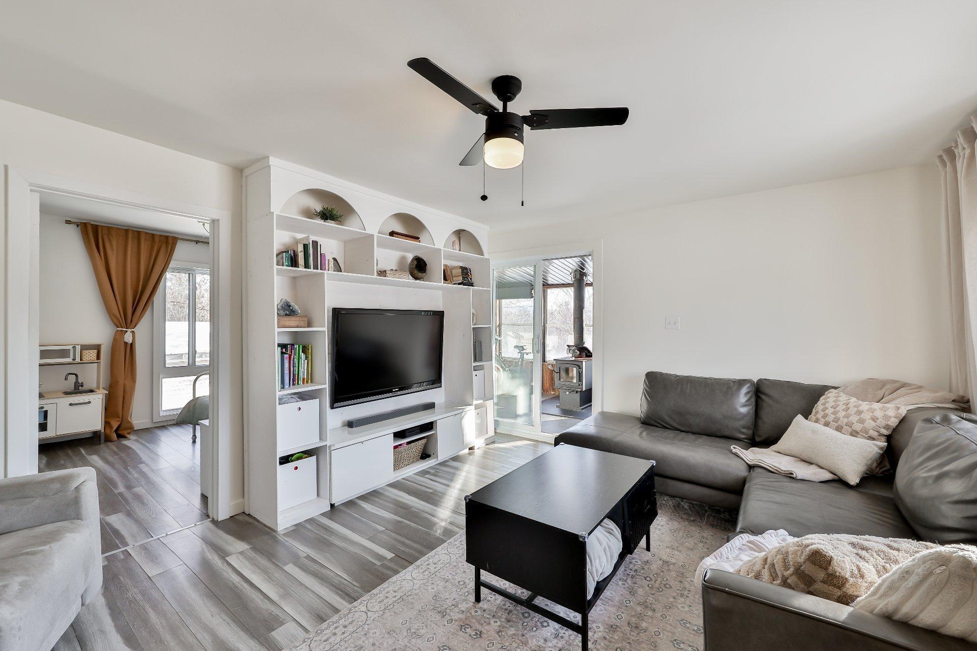 









3150


Ch. St-Charles

,
Terrebonne (Lachenaie),




QC
J6V0G9

