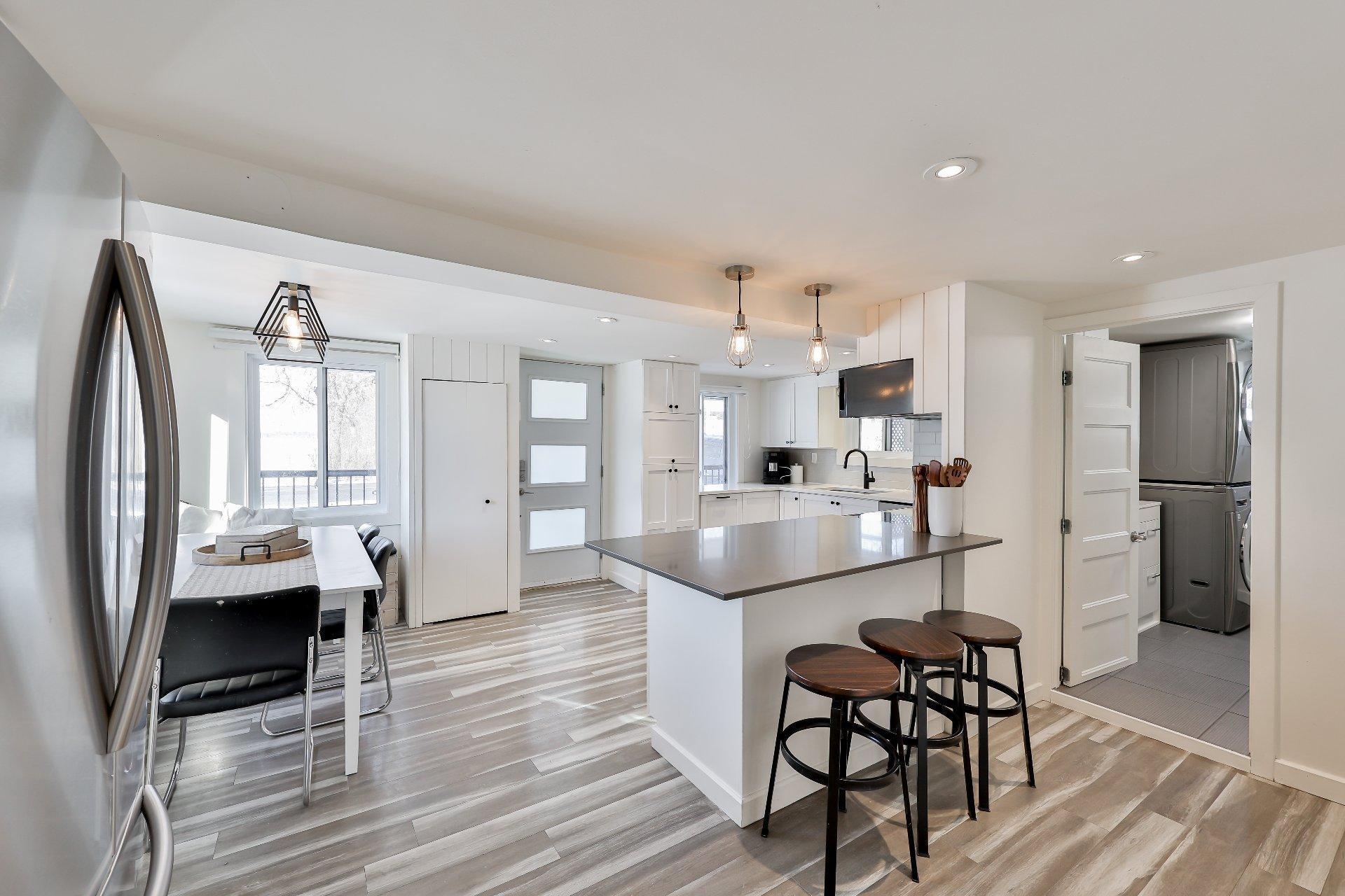 









3150


Ch. St-Charles

,
Terrebonne (Lachenaie),




QC
J6V0G9

