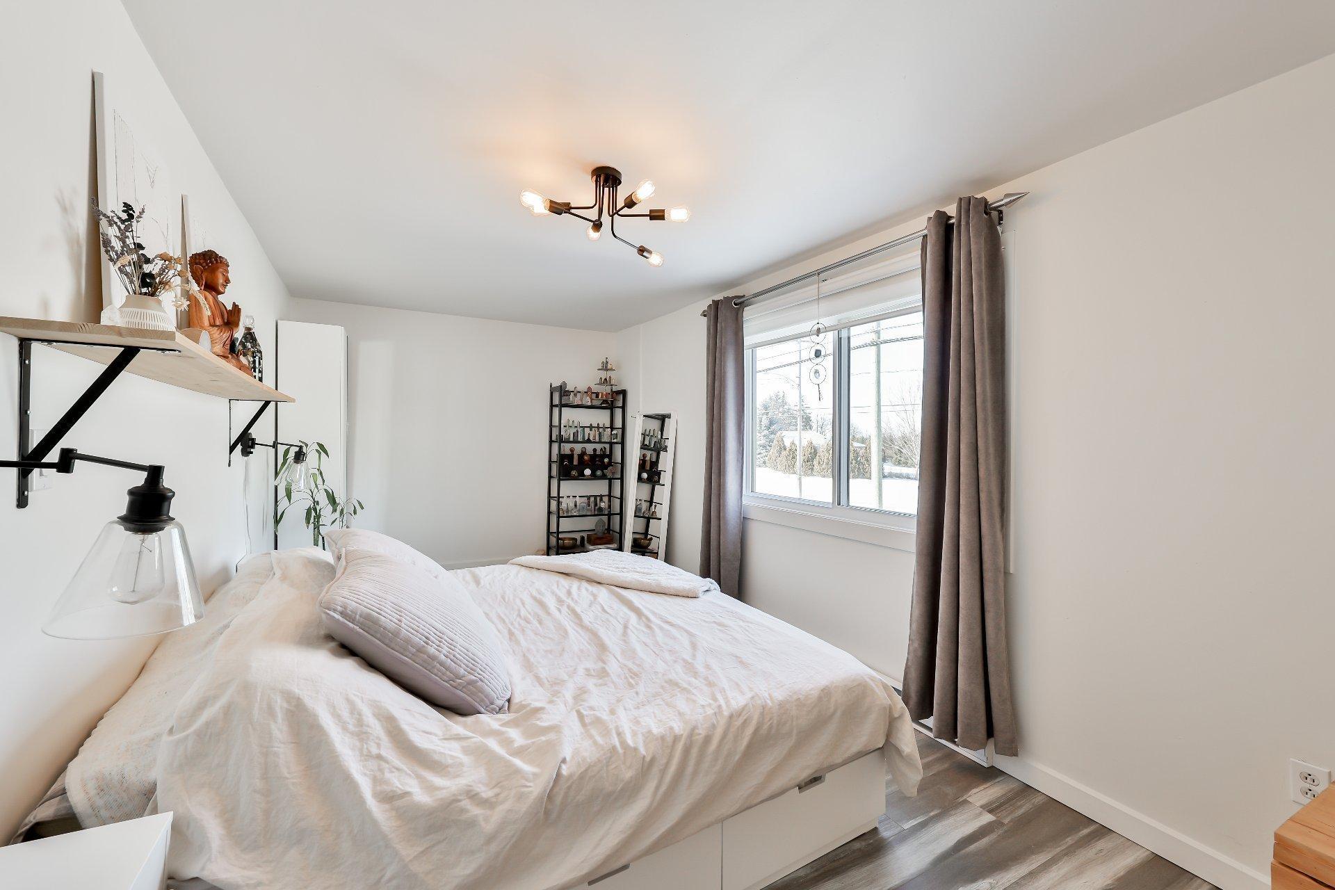 









3150


Ch. St-Charles

,
Terrebonne (Lachenaie),




QC
J6V0G9

