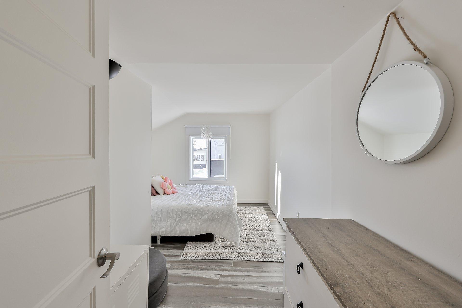 









3150


Ch. St-Charles

,
Terrebonne (Lachenaie),




QC
J6V0G9

