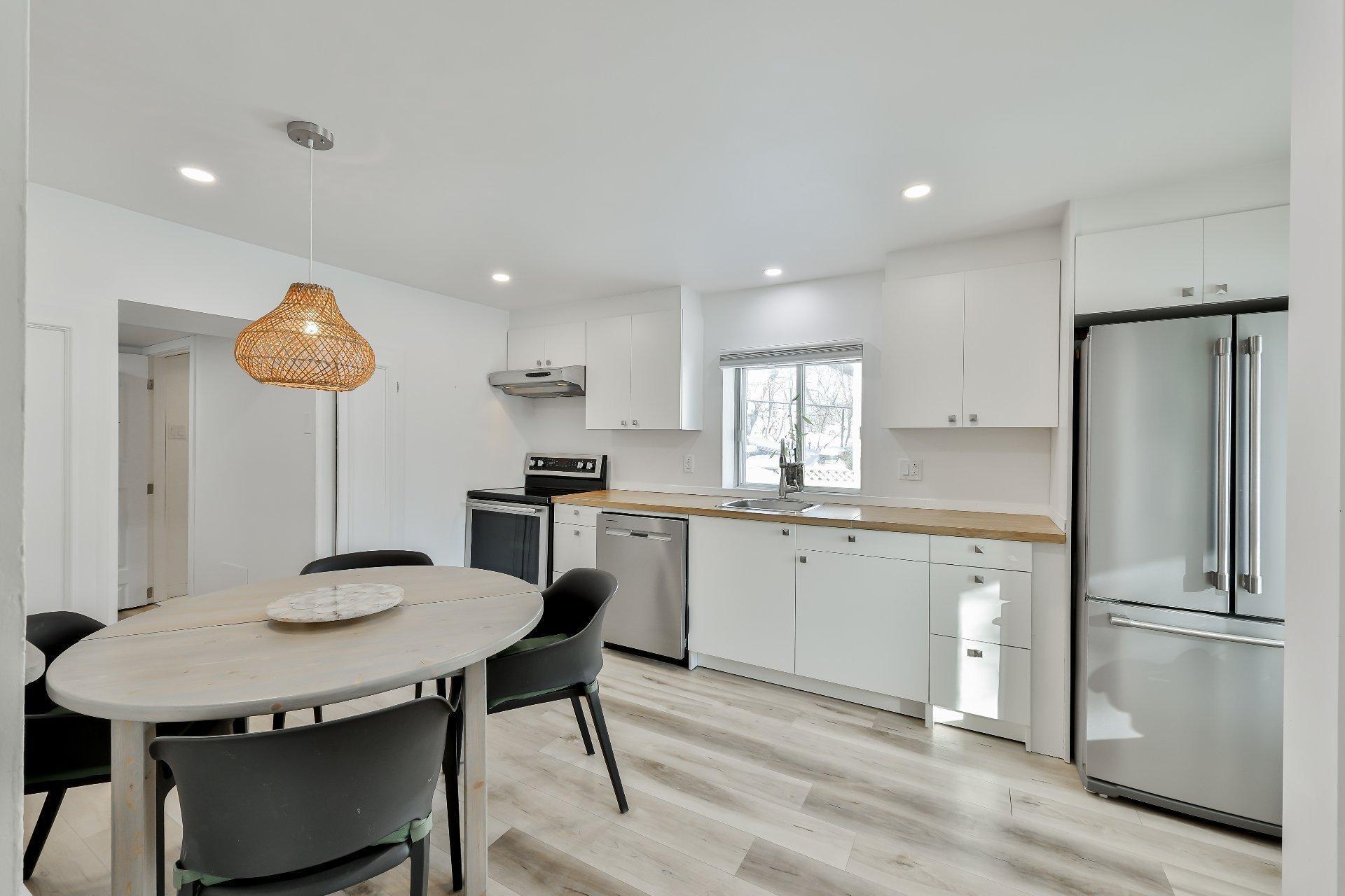 









3150


Ch. St-Charles

,
Terrebonne (Lachenaie),




QC
J6V0G9

