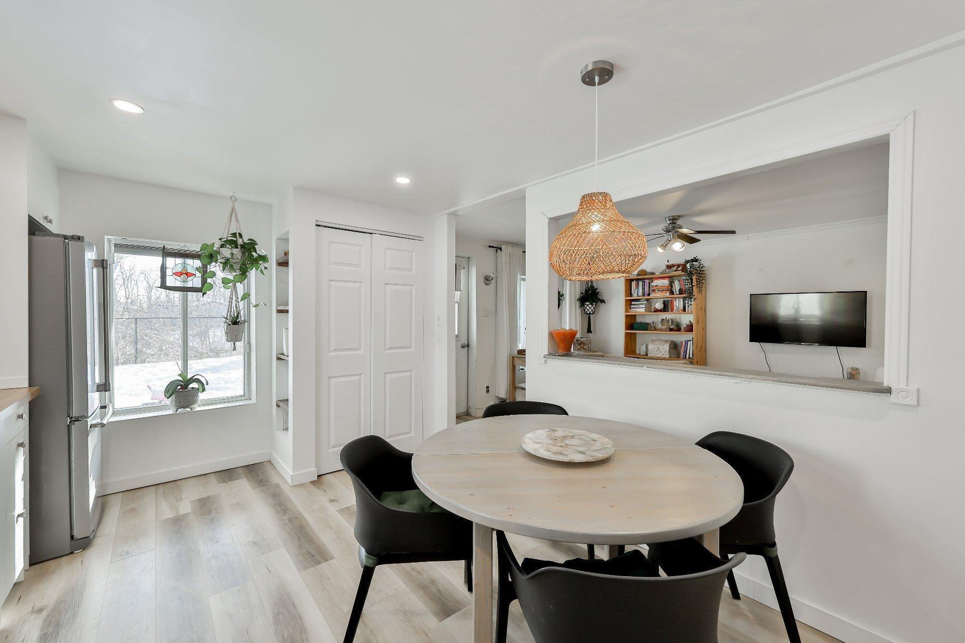 









3150


Ch. St-Charles

,
Terrebonne (Lachenaie),




QC
J6V0G9

