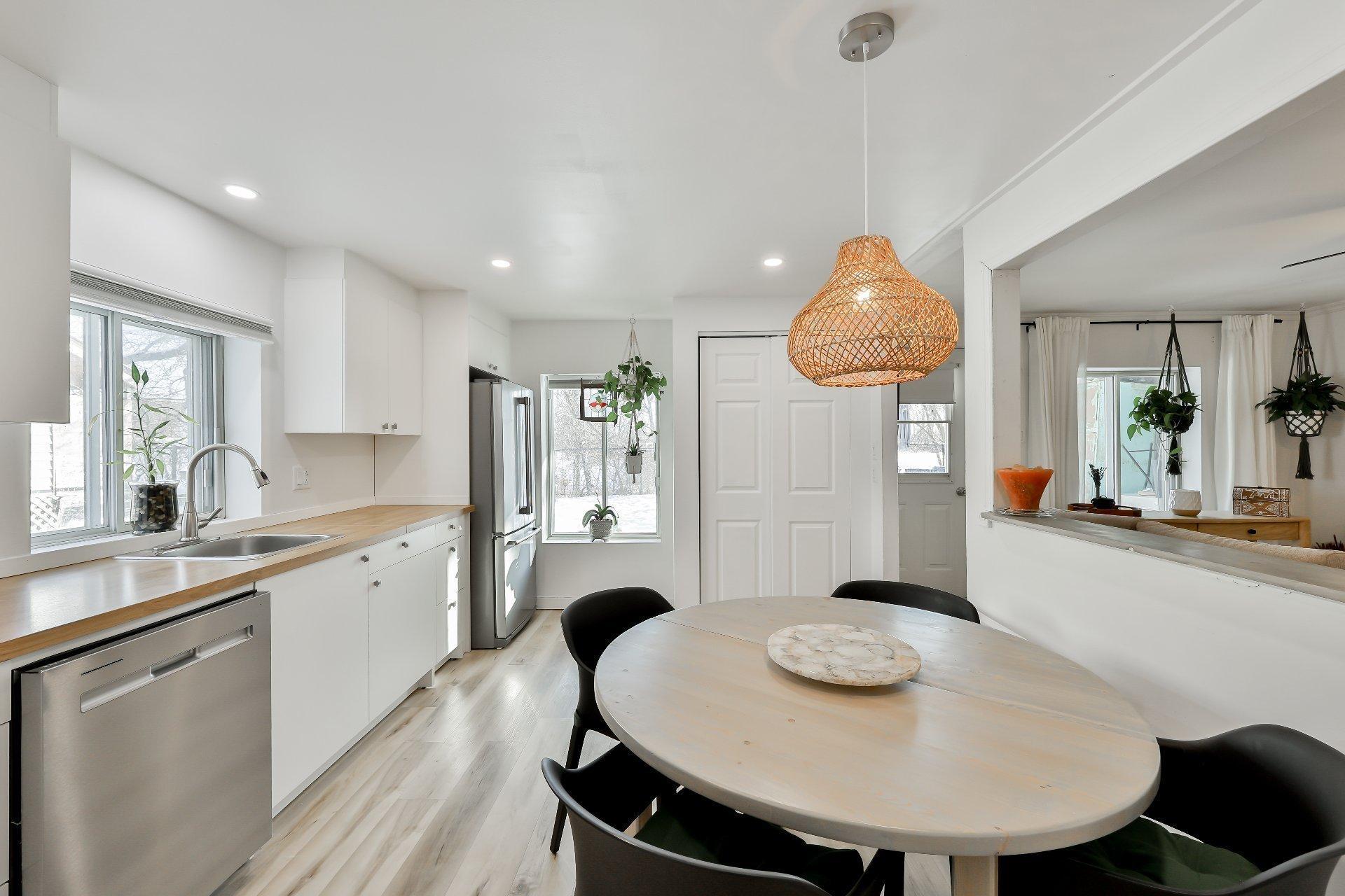 









3150


Ch. St-Charles

,
Terrebonne (Lachenaie),




QC
J6V0G9

