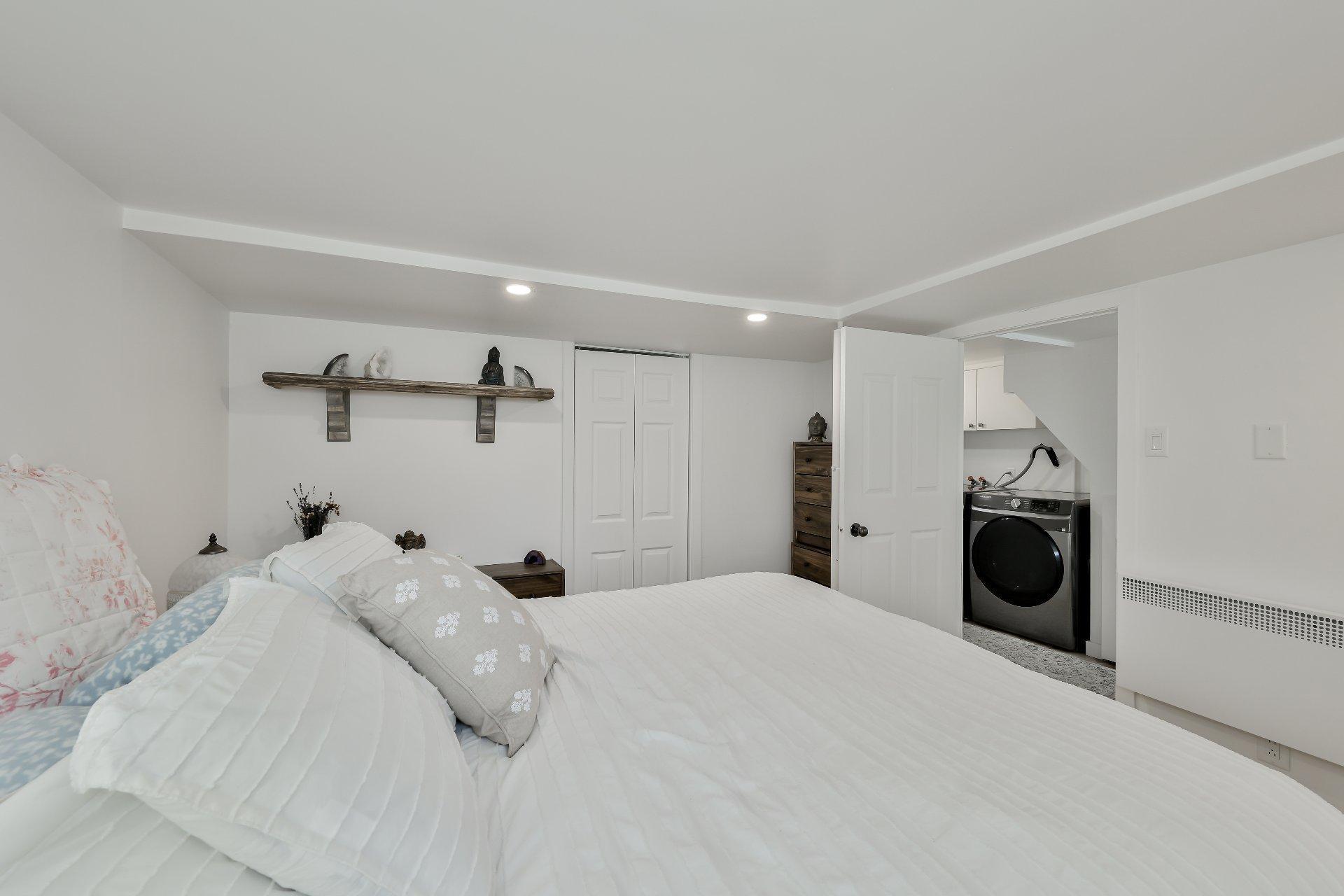 









3150


Ch. St-Charles

,
Terrebonne (Lachenaie),




QC
J6V0G9

