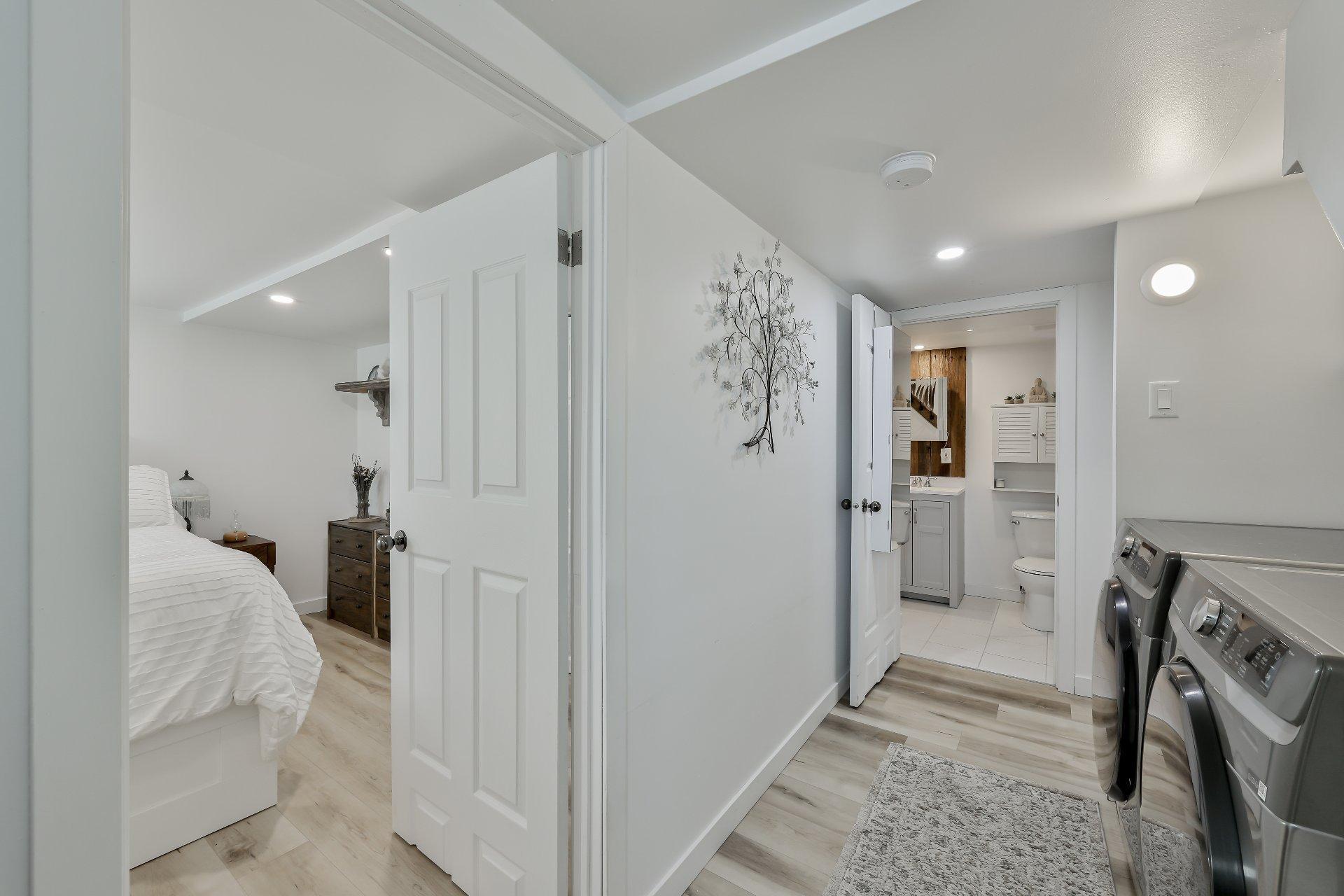 









3150


Ch. St-Charles

,
Terrebonne (Lachenaie),




QC
J6V0G9

