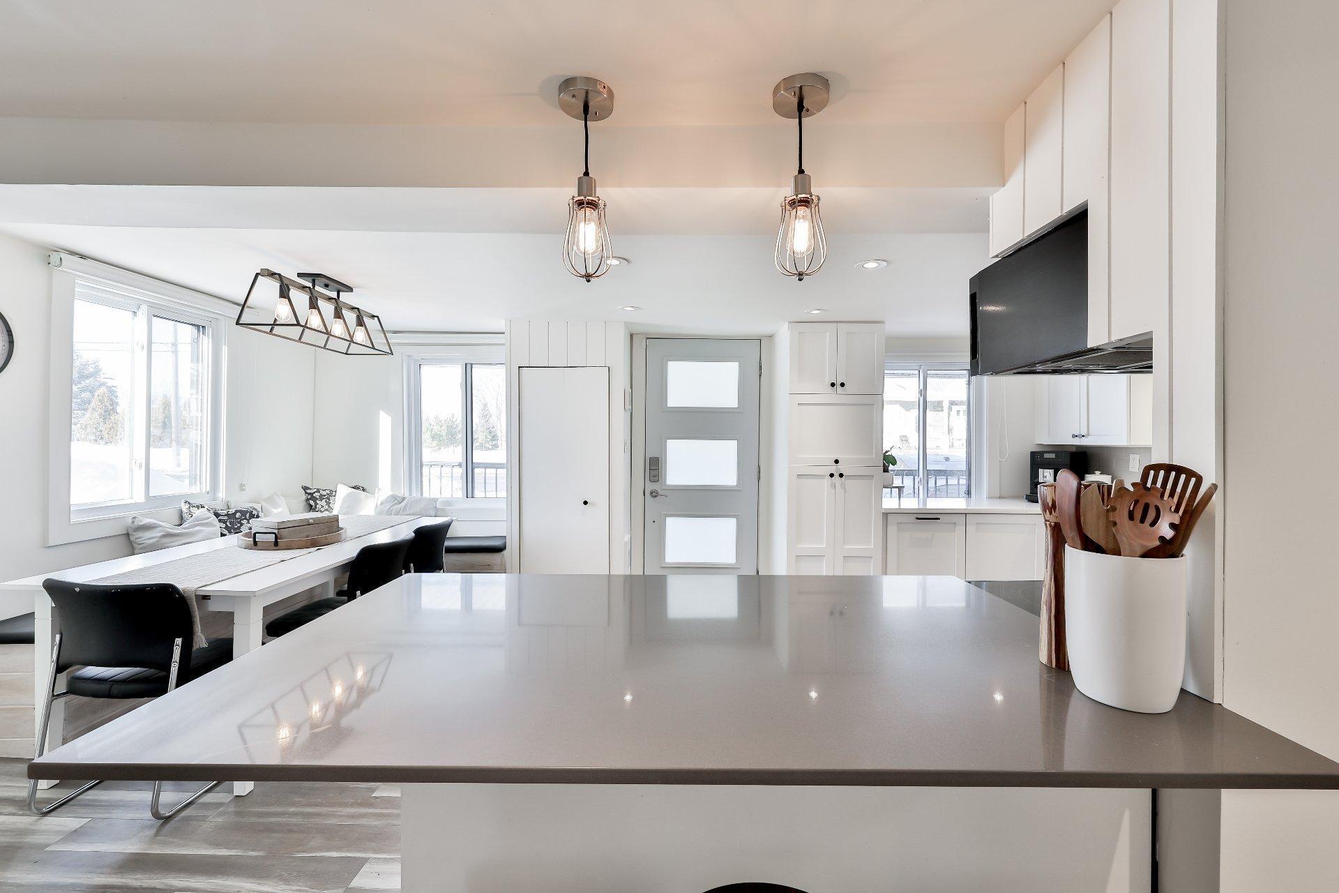 









3150


Ch. St-Charles

,
Terrebonne (Lachenaie),




QC
J6V0G9

