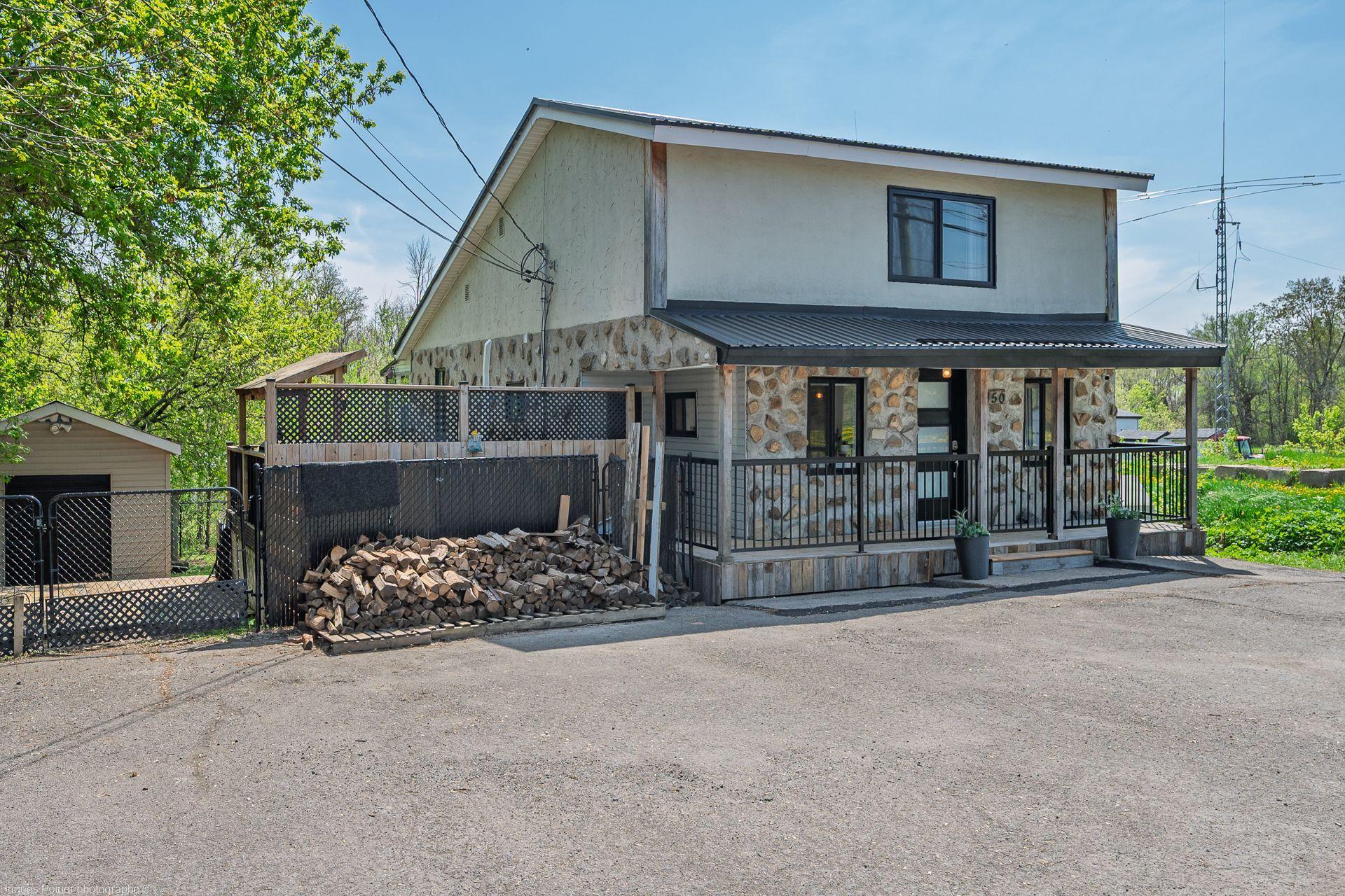 









3150


Ch. St-Charles

,
Terrebonne (Lachenaie),




QC
J6V0G9

