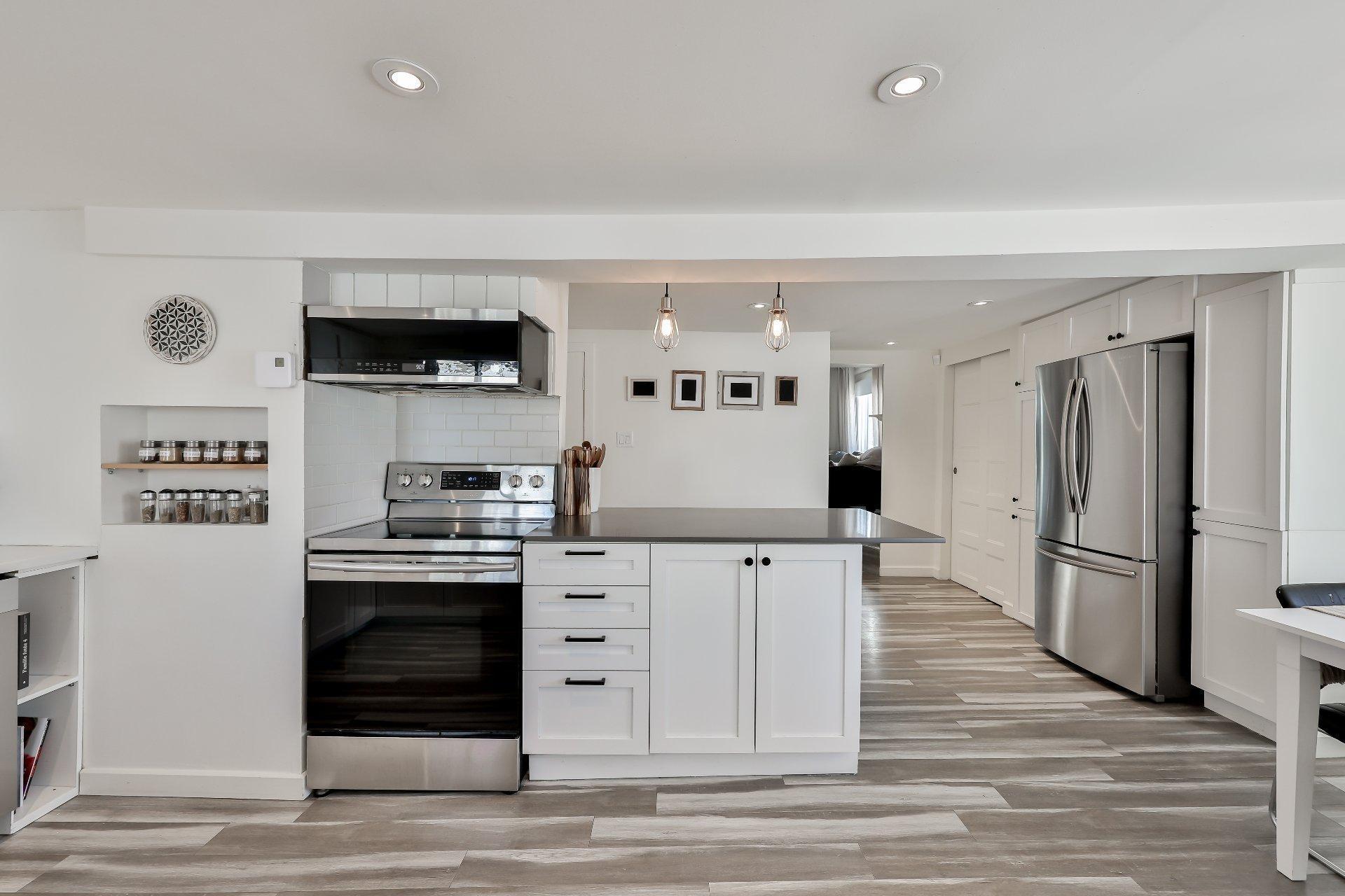 









3150


Ch. St-Charles

,
Terrebonne (Lachenaie),




QC
J6V0G9

