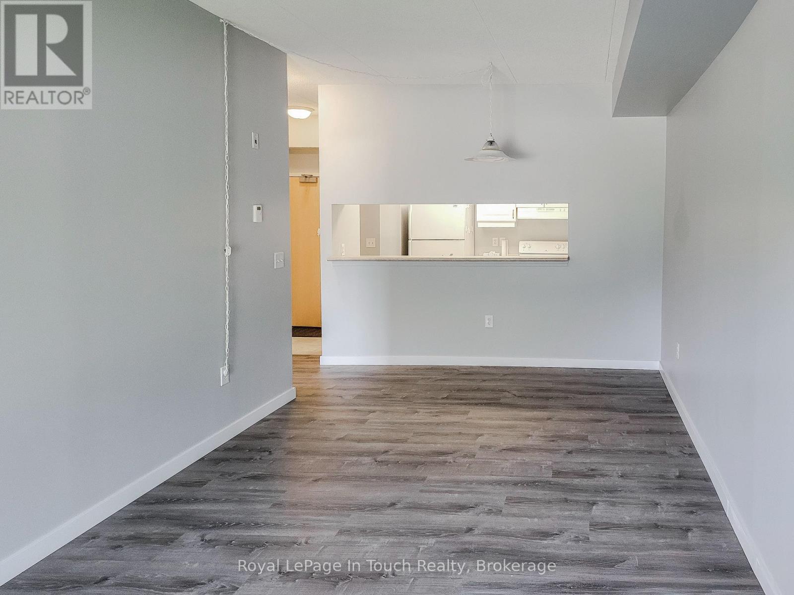 












102 - 333 LAFONTAINE ROAD W

,
Tiny,




Ontario
L9M0H1

