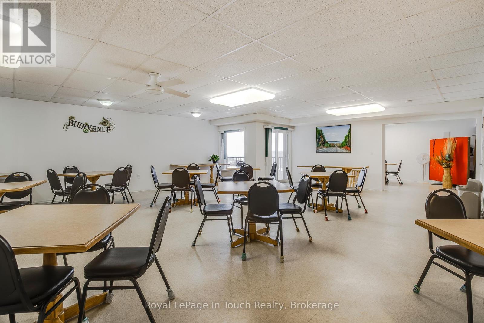 












102 - 333 LAFONTAINE ROAD W

,
Tiny,




Ontario
L9M0H1

