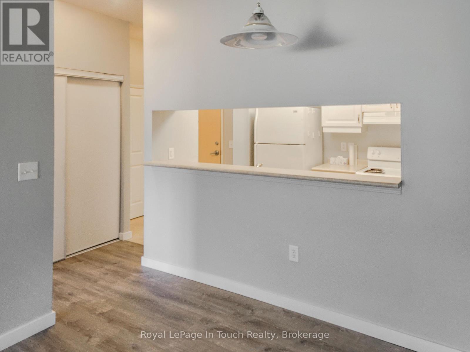 












102 - 333 LAFONTAINE ROAD W

,
Tiny,




Ontario
L9M0H1

