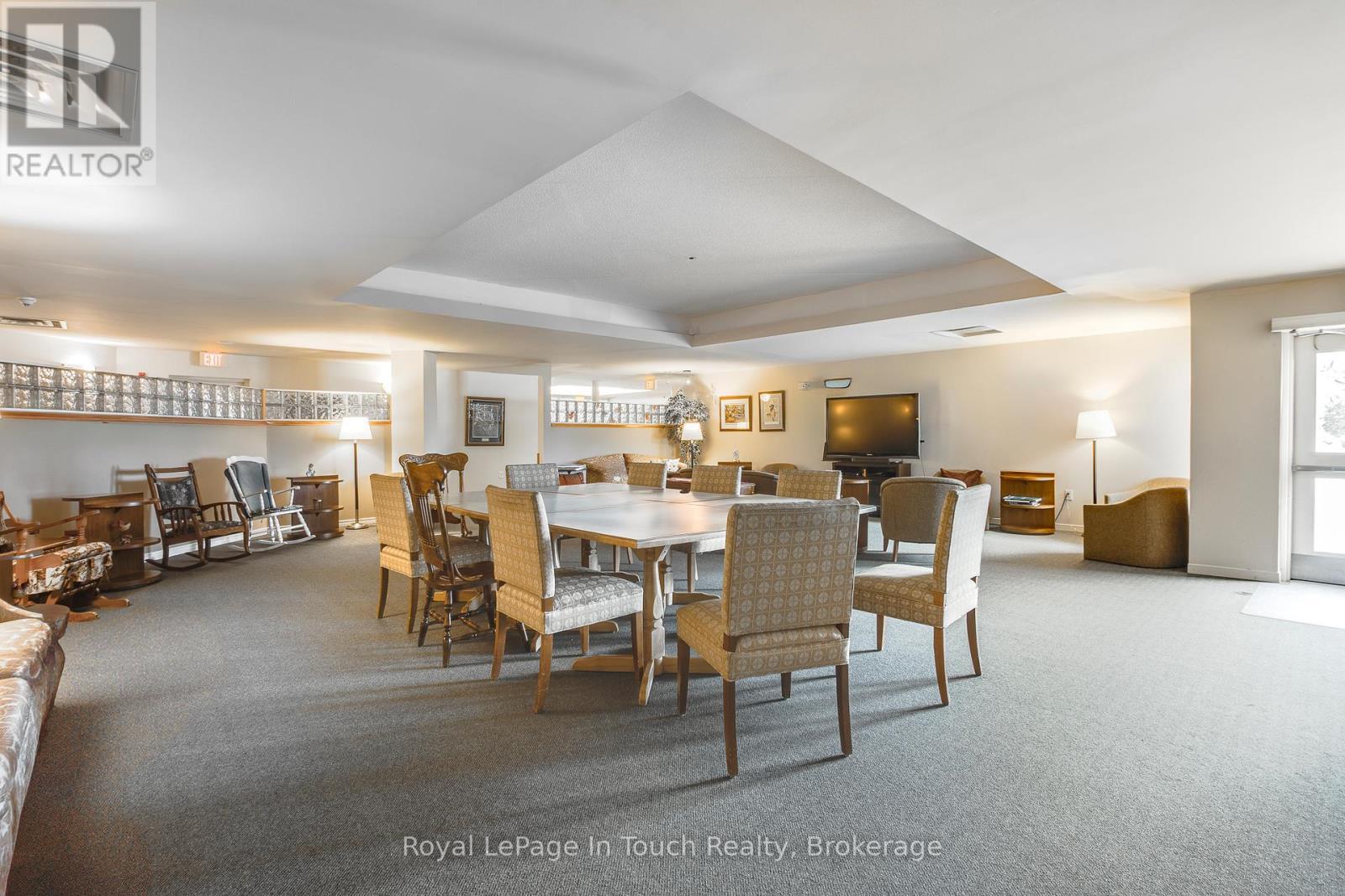 












102 - 333 LAFONTAINE ROAD W

,
Tiny,




Ontario
L9M0H1

