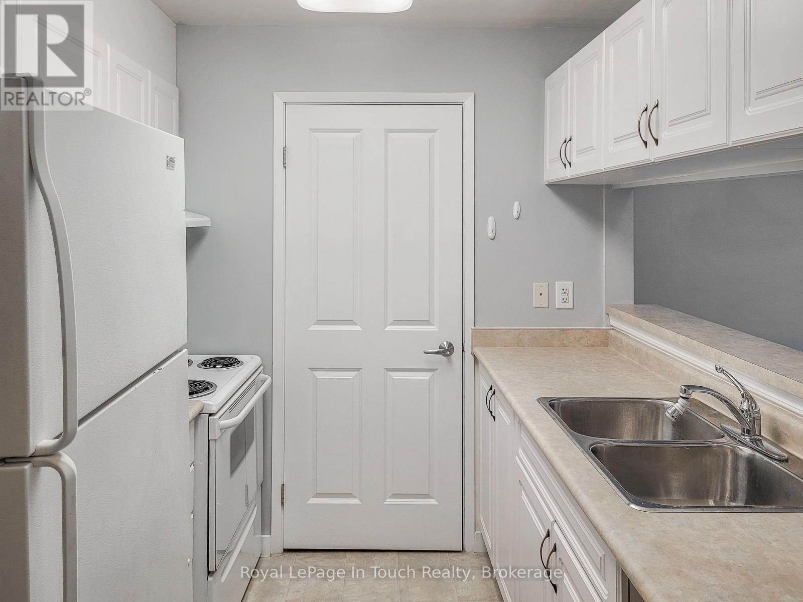 












102 - 333 LAFONTAINE ROAD W

,
Tiny,




Ontario
L9M0H1

