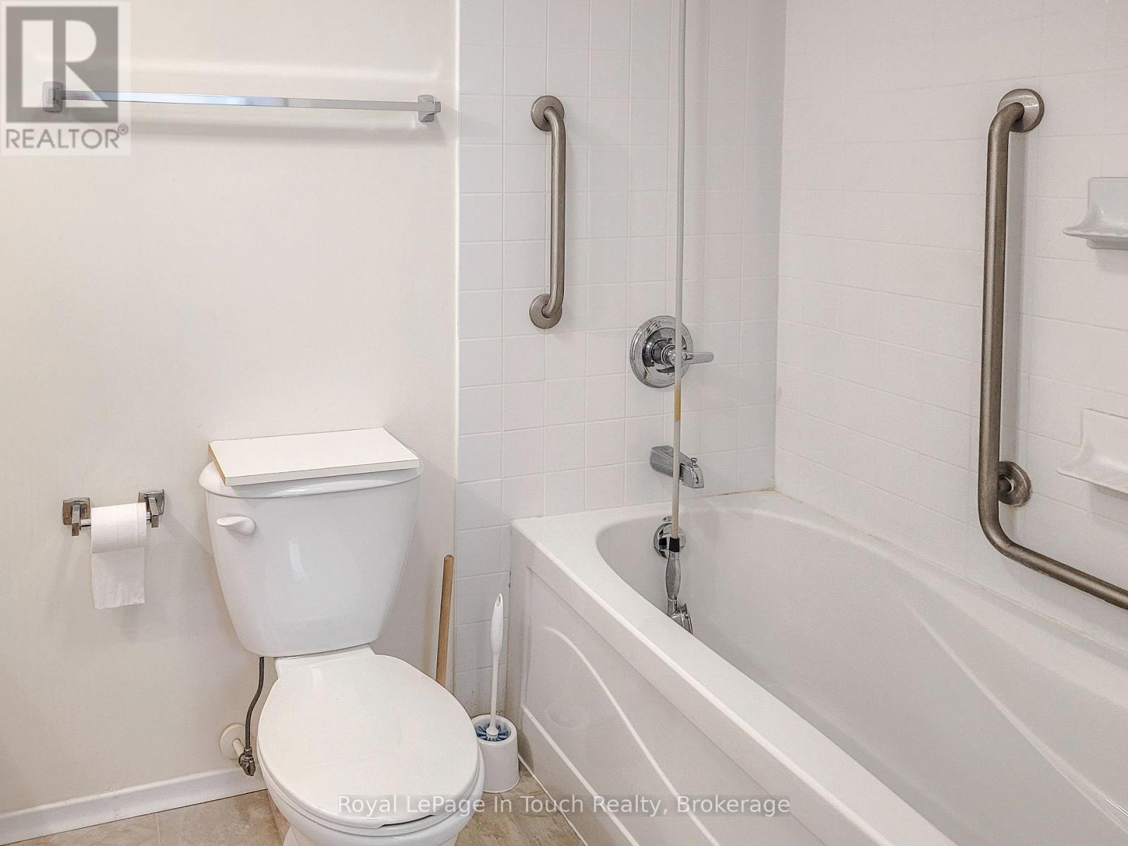 












102 - 333 LAFONTAINE ROAD W

,
Tiny,




Ontario
L9M0H1

