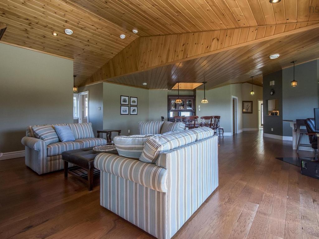 












52 Captain Landers Court

,
Hebron,




NS
B5A 5Z6


