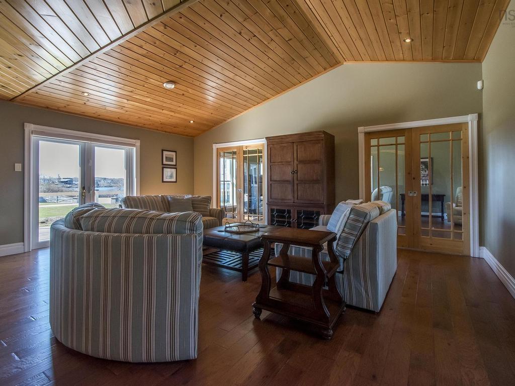 












52 Captain Landers Court

,
Hebron,




NS
B5A 5Z6

