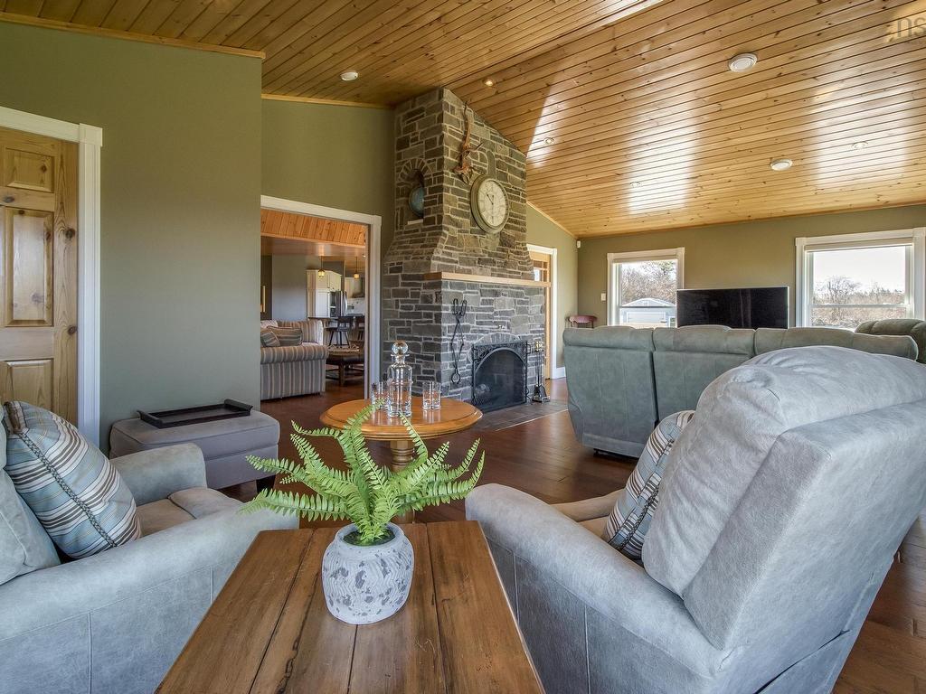 












52 Captain Landers Court

,
Hebron,




NS
B5A 5Z6

