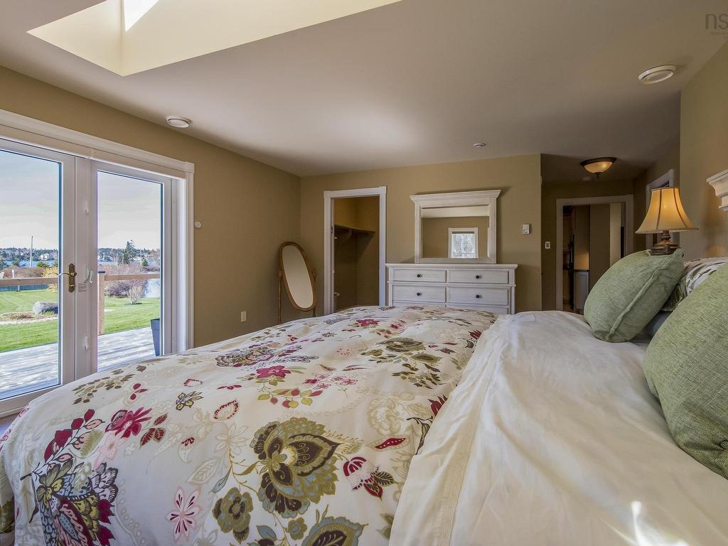 












52 Captain Landers Court

,
Hebron,




NS
B5A 5Z6

