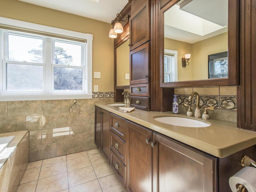 












52 Captain Landers Court

,
Hebron,




NS
B5A 5Z6

