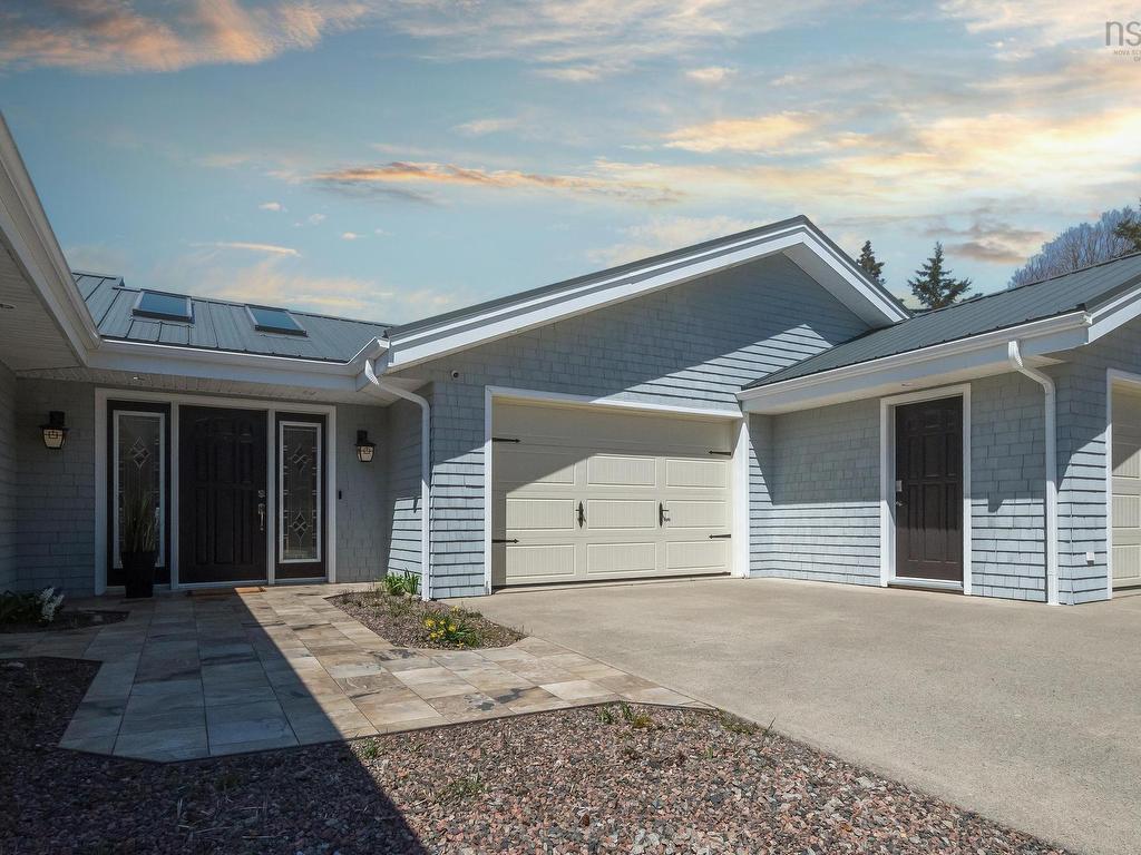 












52 Captain Landers Court

,
Hebron,




NS
B5A 5Z6

