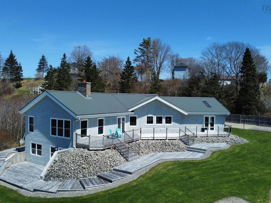 












52 Captain Landers Court

,
Hebron,




NS
B5A 5Z6

