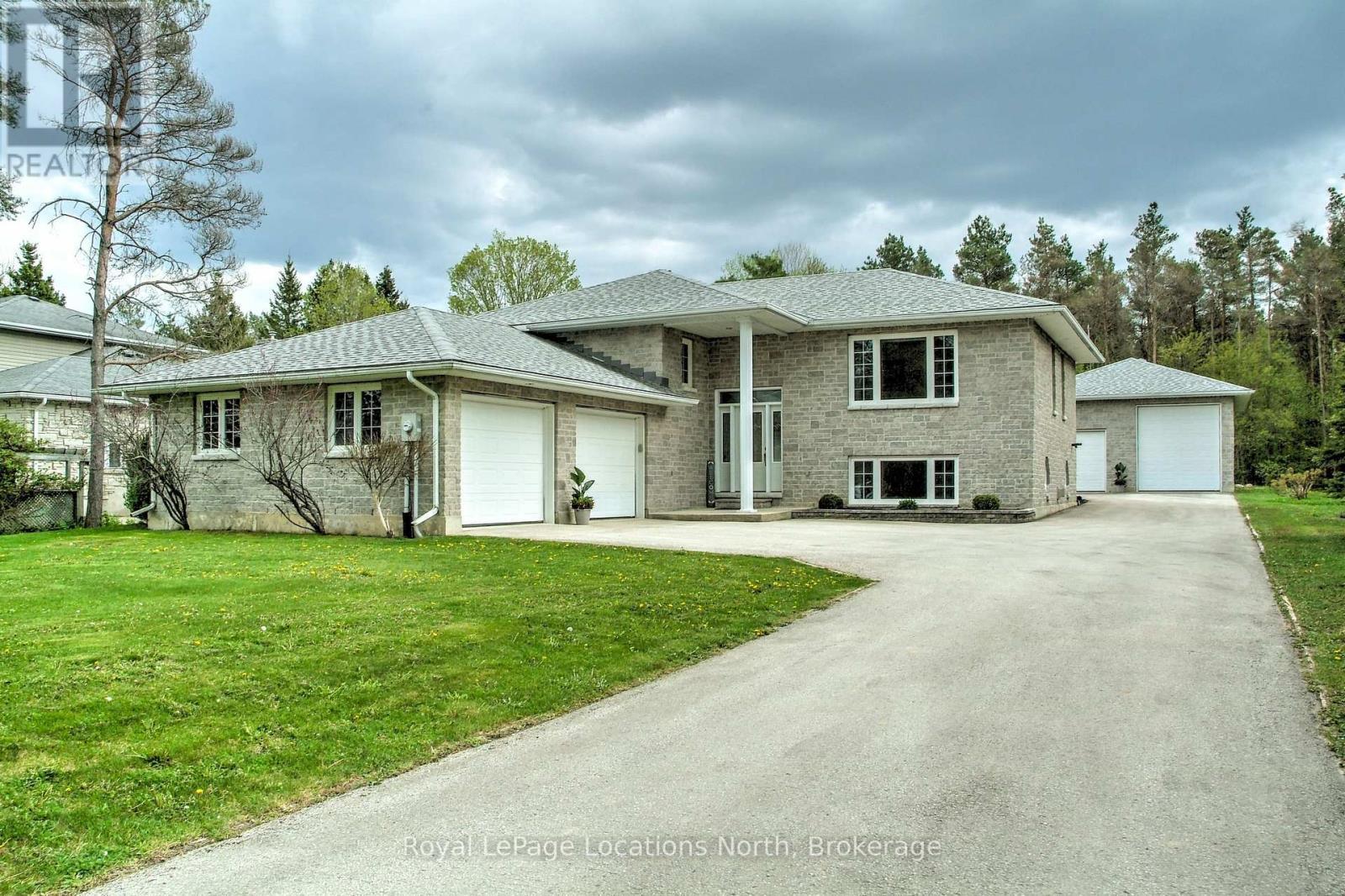 












30 PINE TREE DRIVE

,
South Bruce Peninsula,




Ontario
N0H1P0

