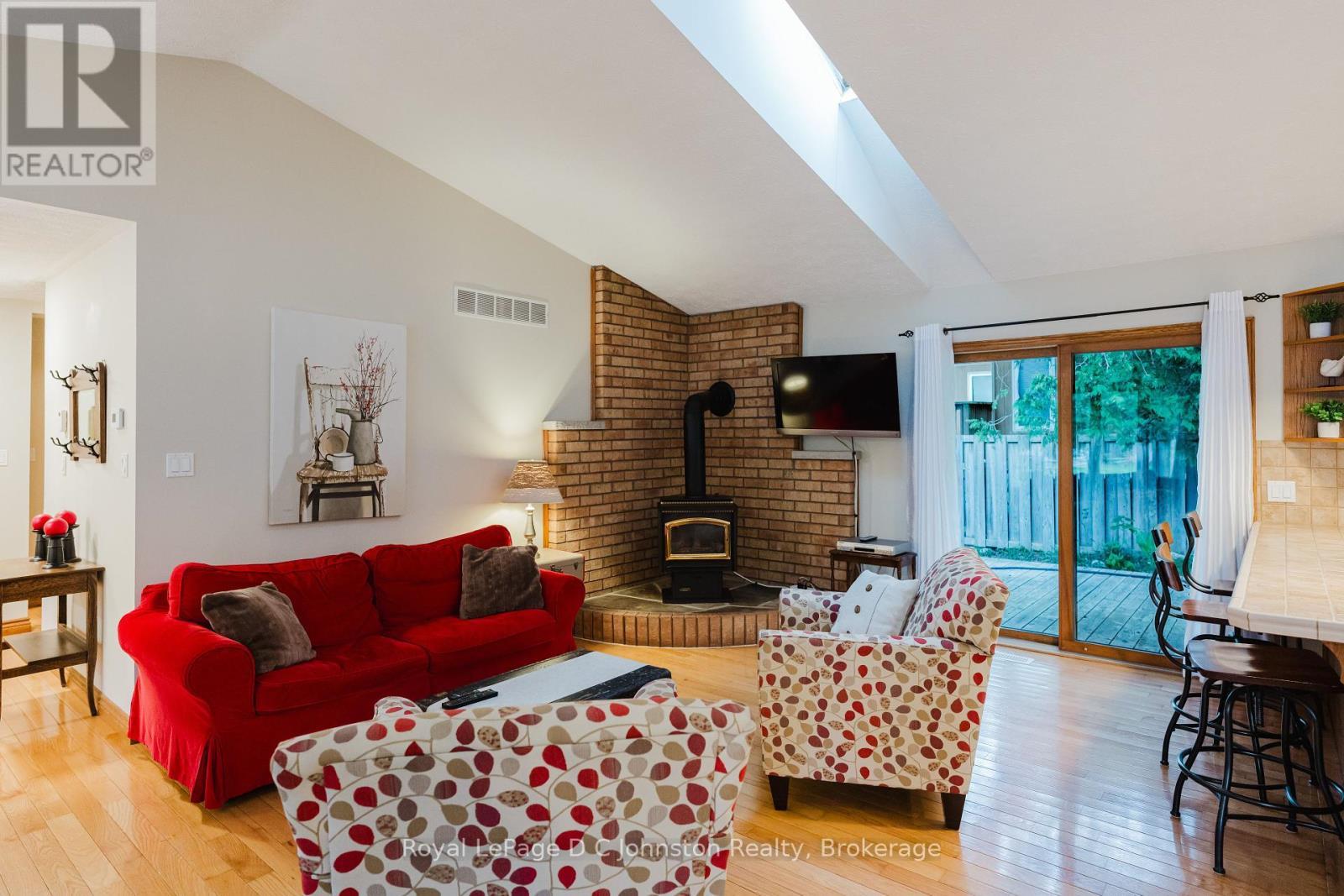












30 CEDAR BUSH DRIVE

,
Saugeen Shores,




Ontario
N0H2L0

