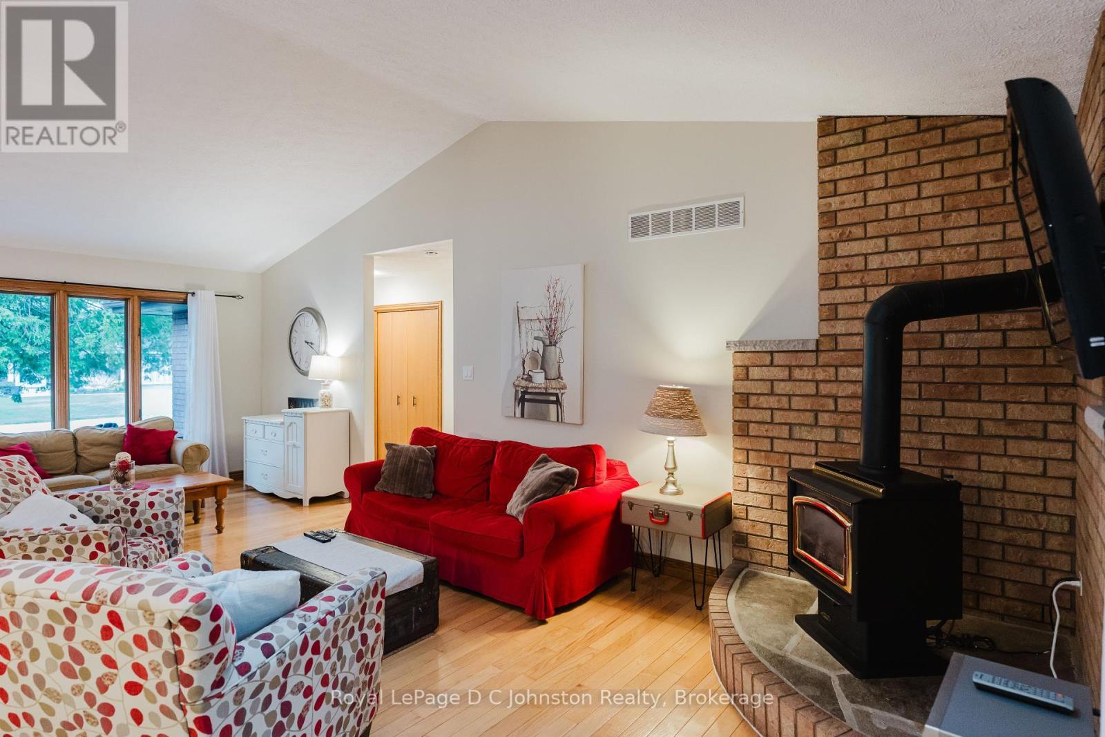 












30 CEDAR BUSH DRIVE

,
Saugeen Shores,




Ontario
N0H2L0

