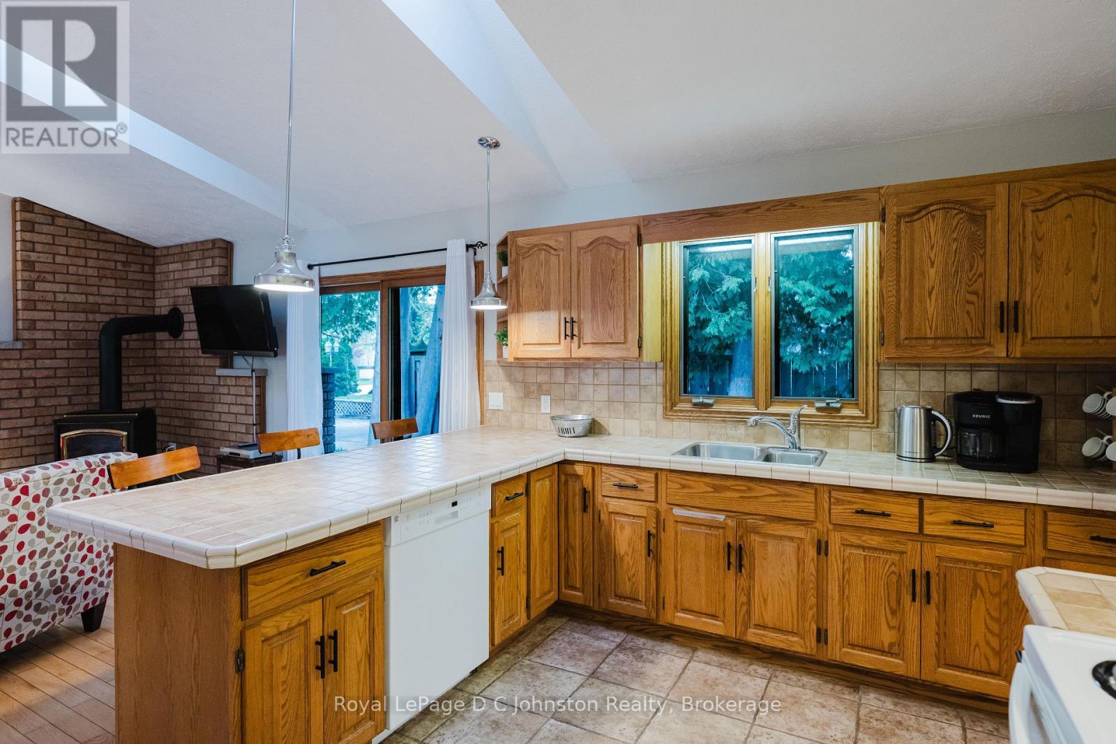 












30 CEDAR BUSH DRIVE

,
Saugeen Shores,




Ontario
N0H2L0

