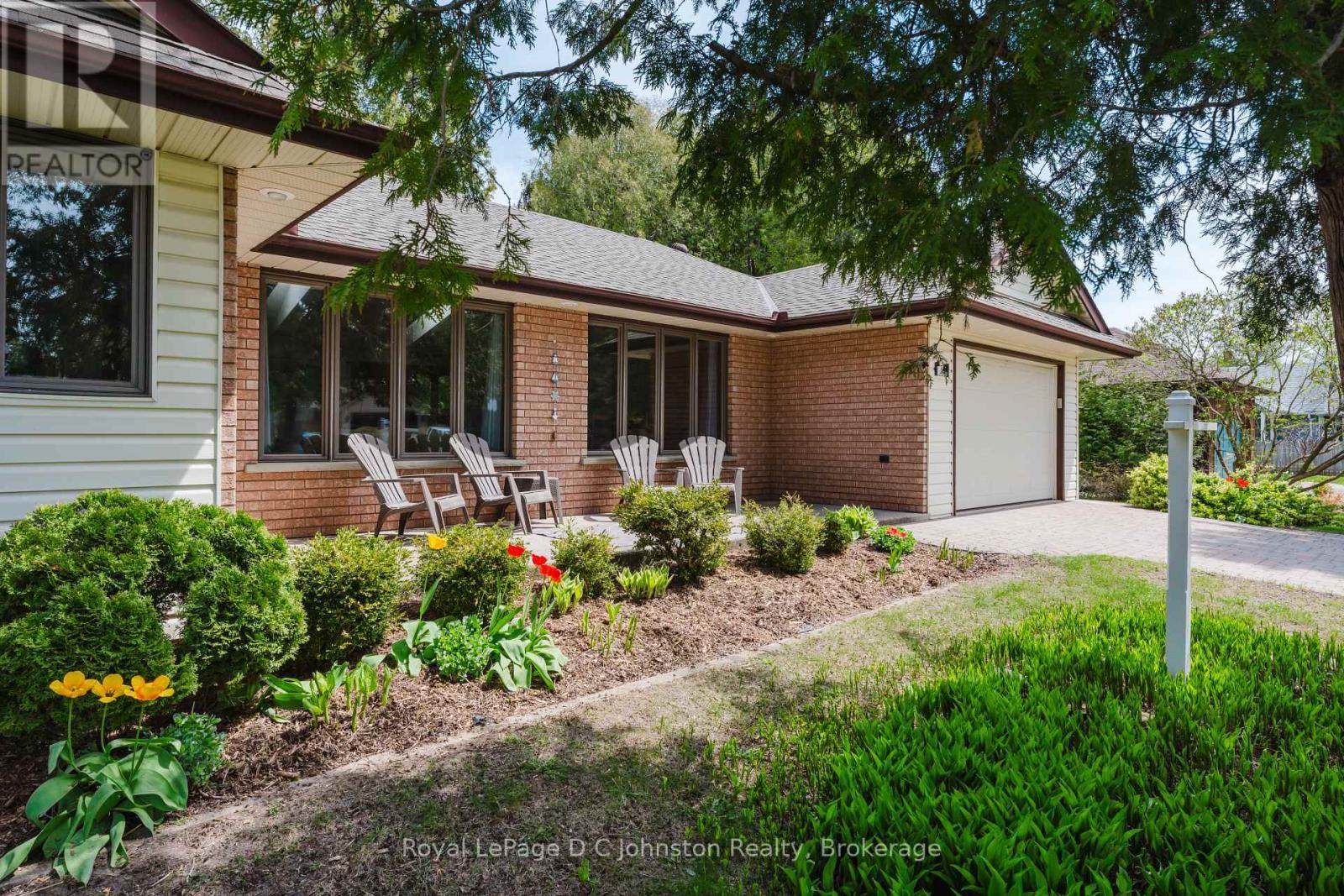 












30 CEDAR BUSH DRIVE

,
Saugeen Shores,




Ontario
N0H2L0

