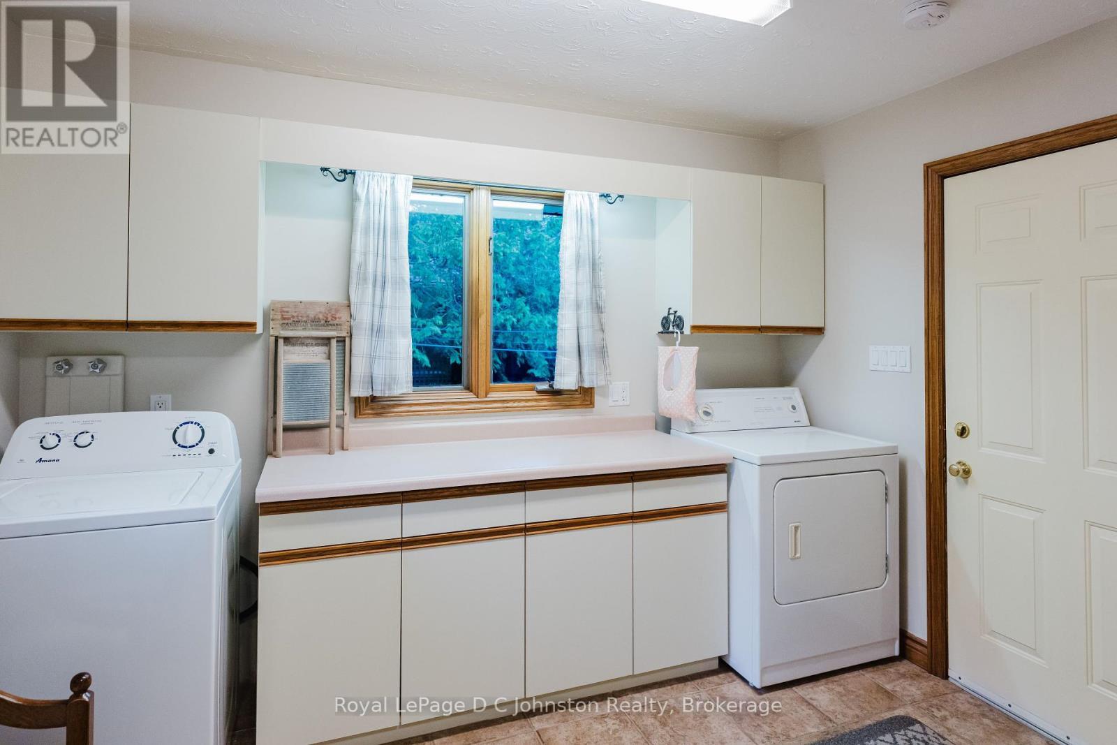 












30 CEDAR BUSH DRIVE

,
Saugeen Shores,




Ontario
N0H2L0

