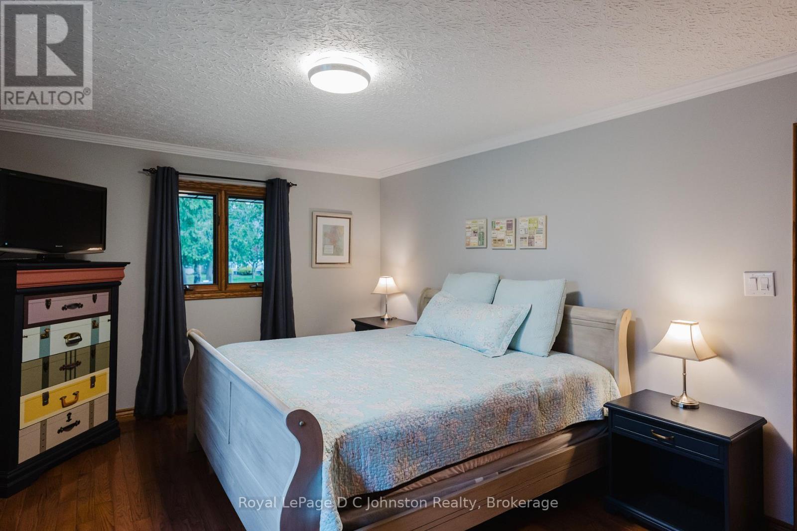 












30 CEDAR BUSH DRIVE

,
Saugeen Shores,




Ontario
N0H2L0

