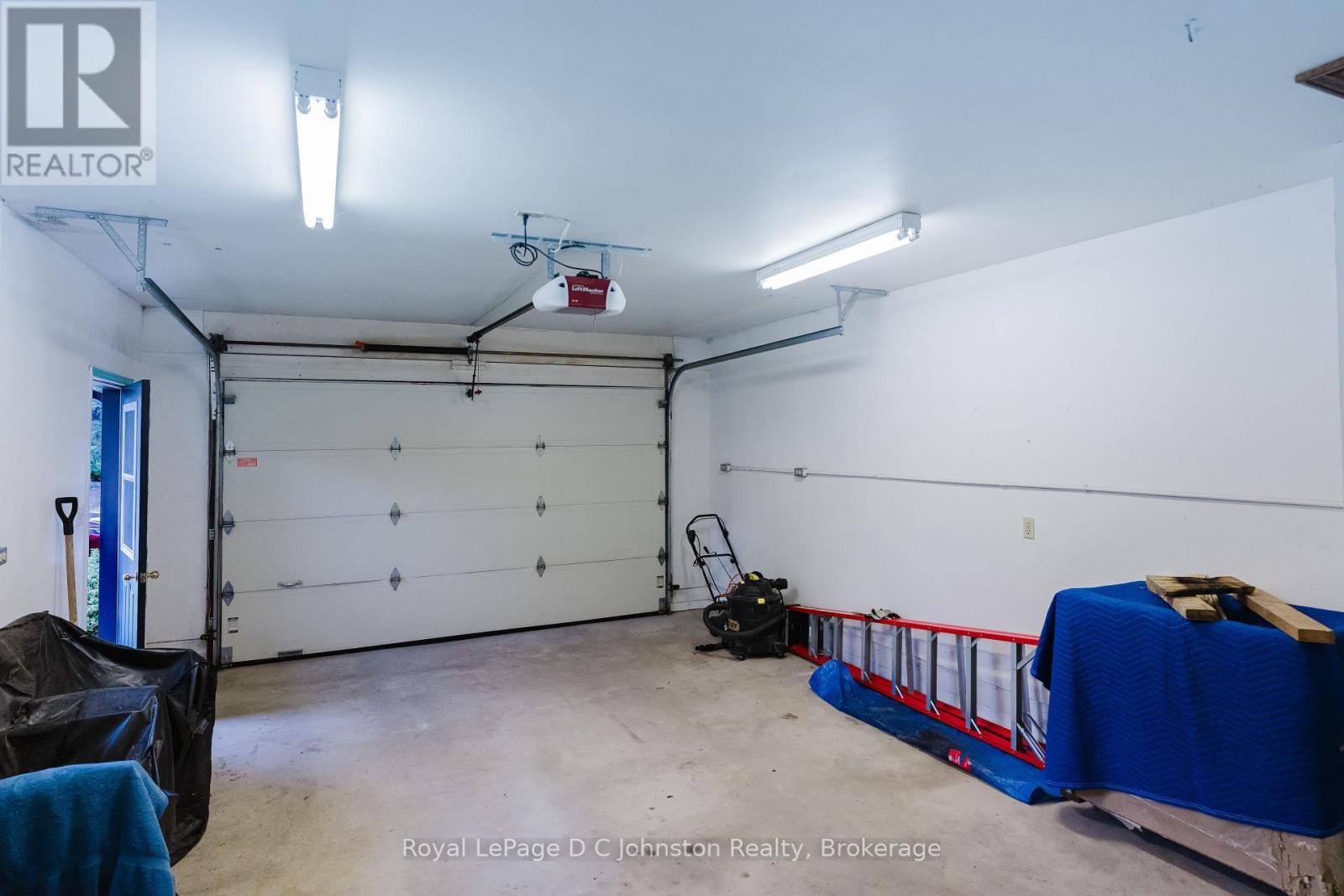 












30 CEDAR BUSH DRIVE

,
Saugeen Shores,




Ontario
N0H2L0

