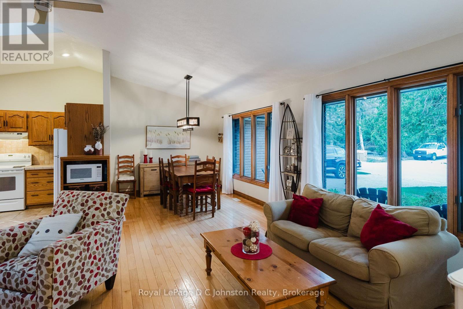 












30 CEDAR BUSH DRIVE

,
Saugeen Shores,




Ontario
N0H2L0


