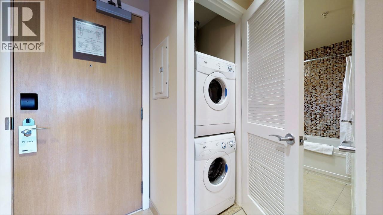 15 Park Place Place Unit# 341, Osoyoos, BC - Indoor Photo Showing Laundry Room