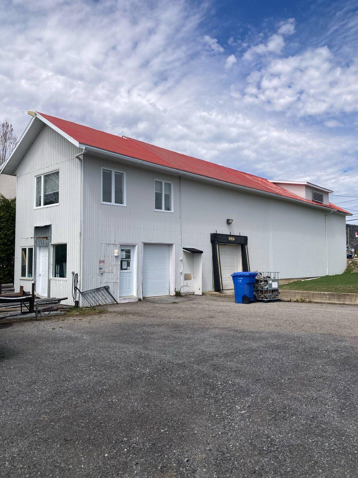 









2238


Route du Fleuve

,
Les Éboulements,




QC
G0A2M0

