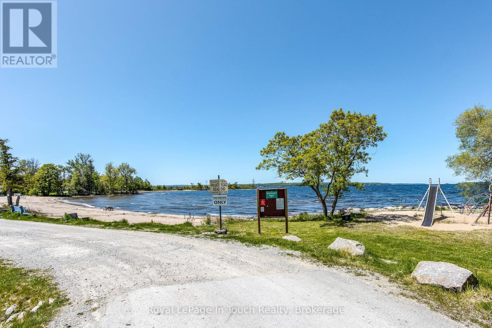 












9 EARLDOM BOULEVARD

,
Tay (Port McNicoll),




Ontario
L0K1R0


