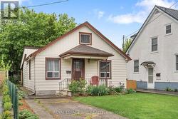 Charming 850 sq.ft. bungalow