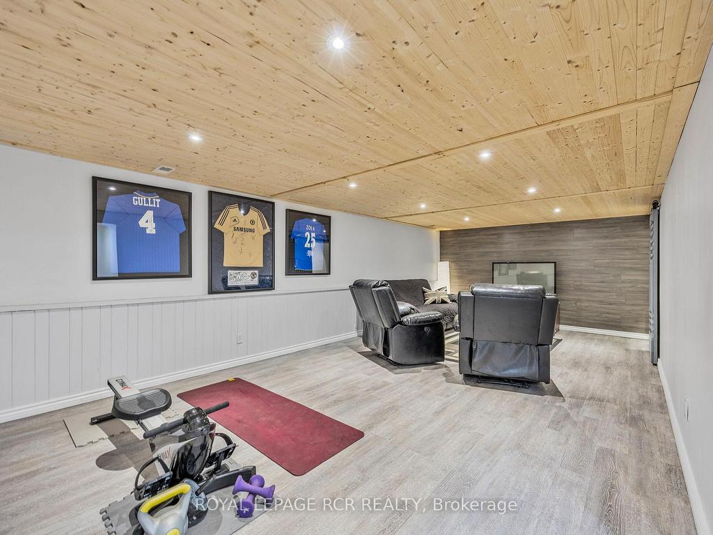 









61


William

Street East,
Caledon,




ON
L7K 1N7


