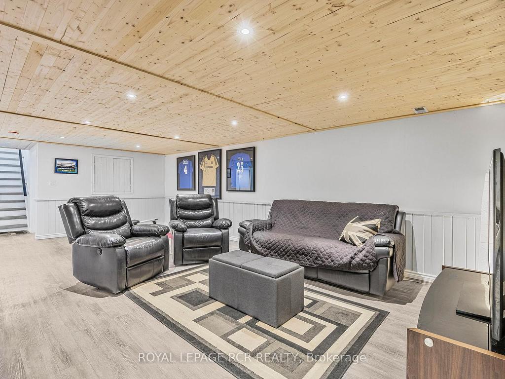 









61


William

Street East,
Caledon,




ON
L7K 1N7

