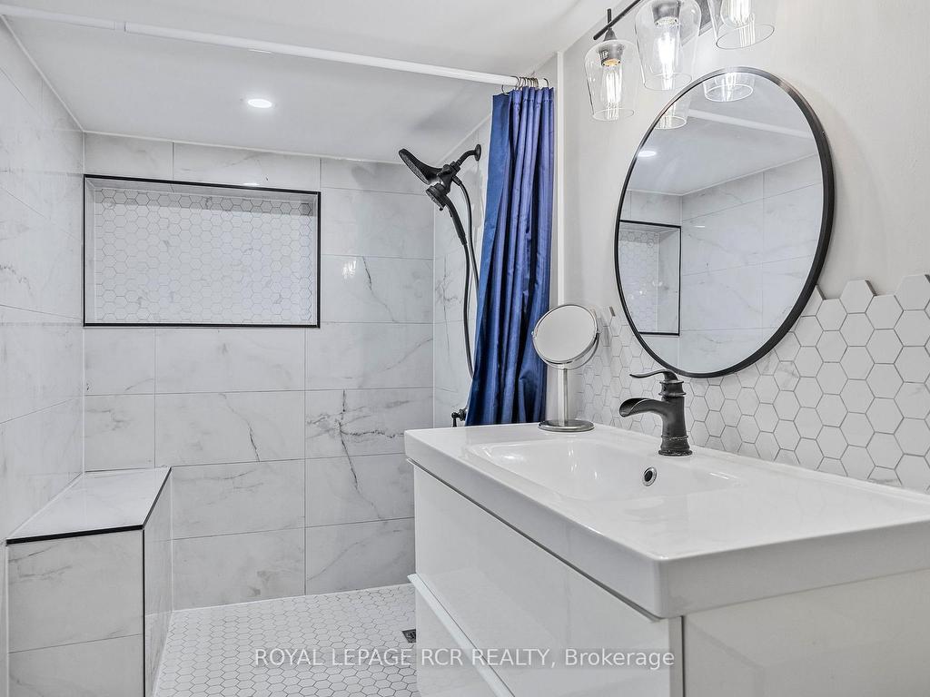 









61


William

Street East,
Caledon,




ON
L7K 1N7


