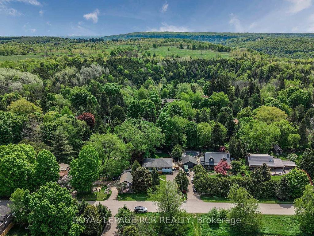 









61


William

Street East,
Caledon,




ON
L7K 1N7

