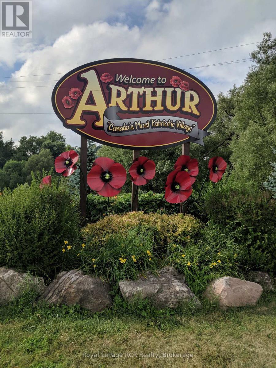 












266 SCHMIDT DRIVE

,
Wellington North (Arthur),




Ontario
N0G1A0

