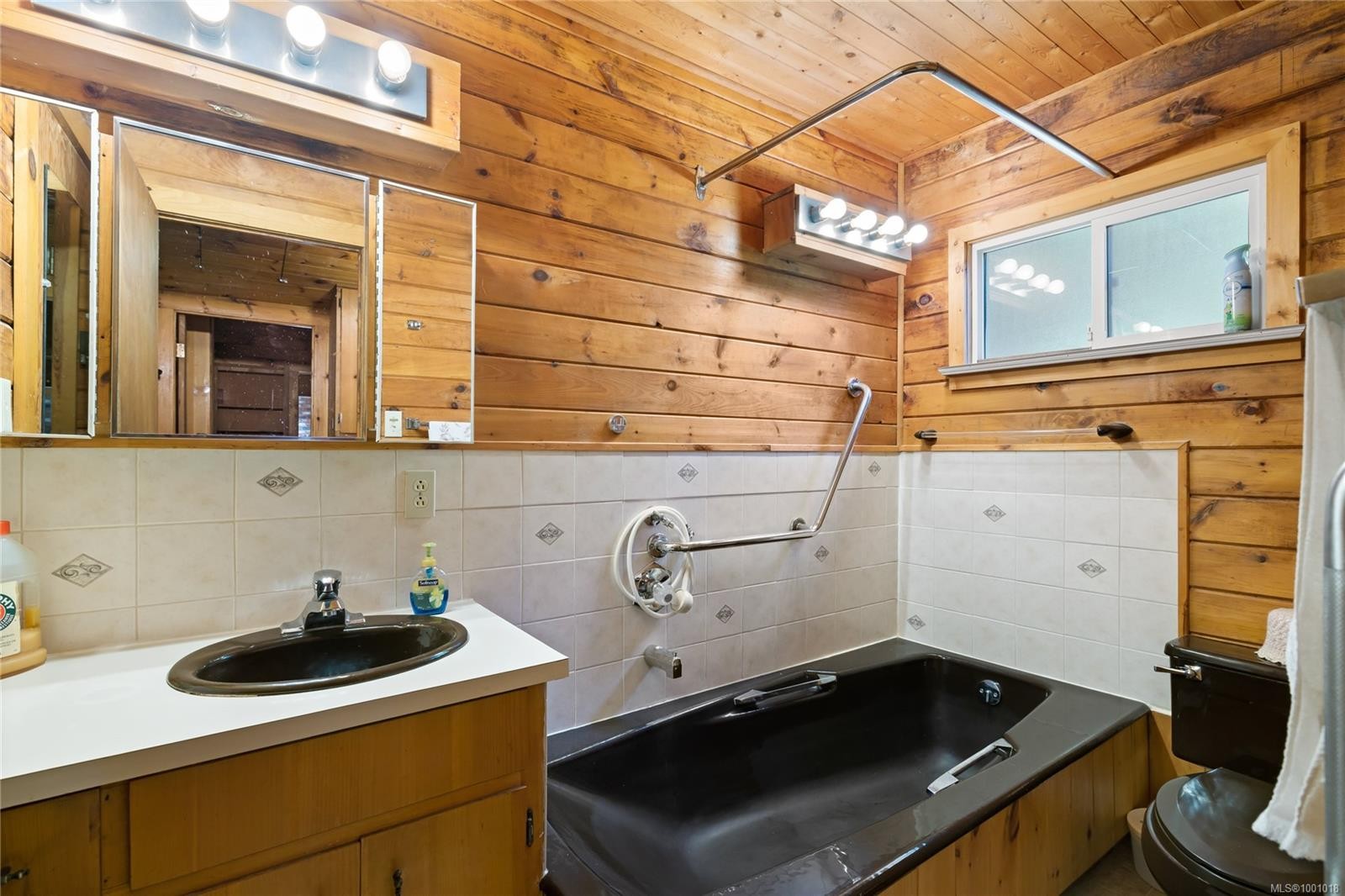 









3826


CHARLTON

Dr,
Qualicum Beach,




BC
V9K 1Z3

