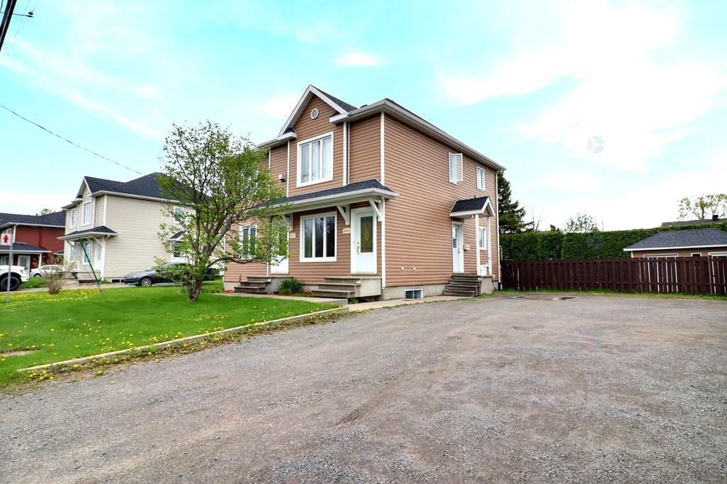 









2712


Ch. Ste-Anne

,
Lévis (Les Chutes-de-la-Chaudière-Ouest),




QC
G6J1J1

