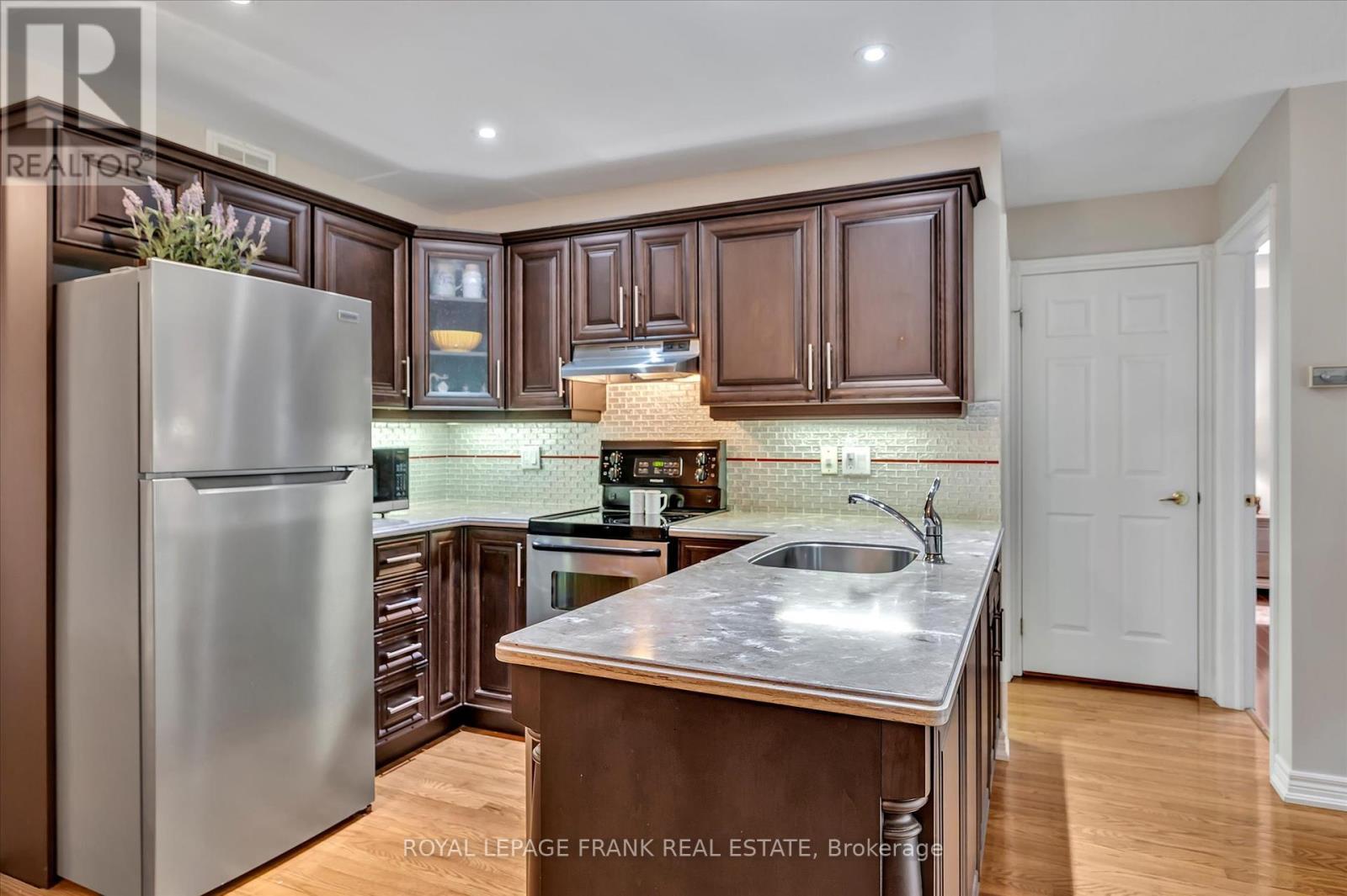 












23 - 300 FRANMOR DRIVE

,
Peterborough East (North),




Ontario
K9H7R1

