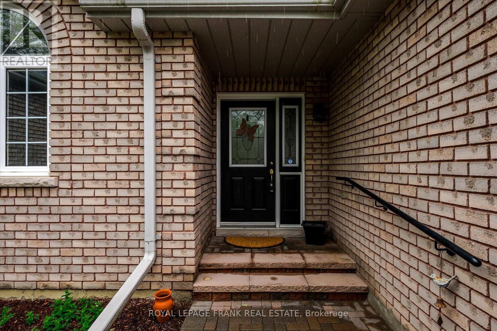 












23 - 300 FRANMOR DRIVE

,
Peterborough East (North),




Ontario
K9H7R1

