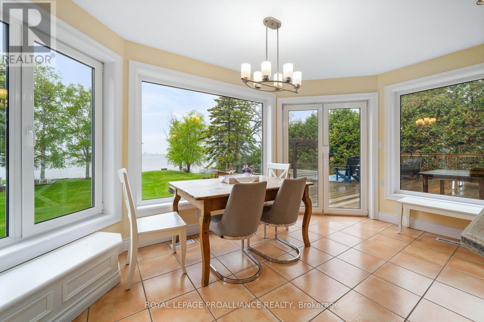 












23 QUIGG LANE

,
Prince Edward County (Ameliasburg Ward),




Ontario
K0K1L0

