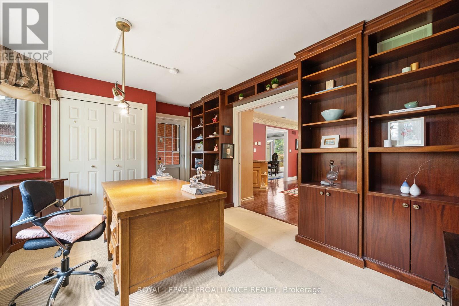












23 QUIGG LANE

,
Prince Edward County (Ameliasburg Ward),




Ontario
K0K1L0

